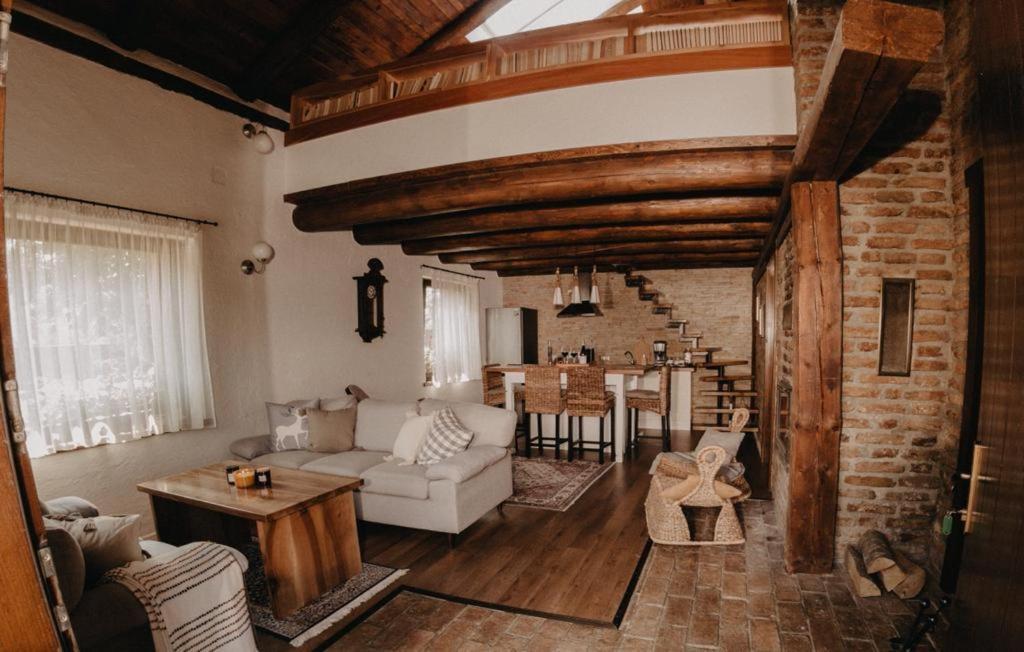 Honey Home Bistrita  Exterior photo