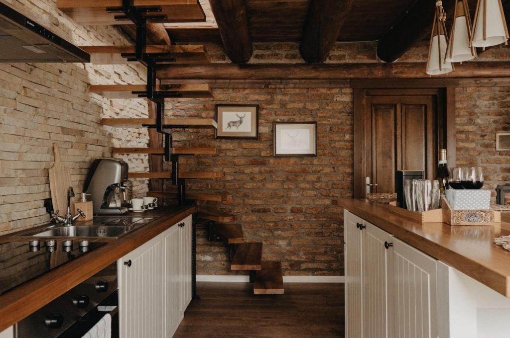 Honey Home Bistrita  Exterior photo